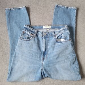 Abercrombie and fitch 90s straight leg ripped jeans